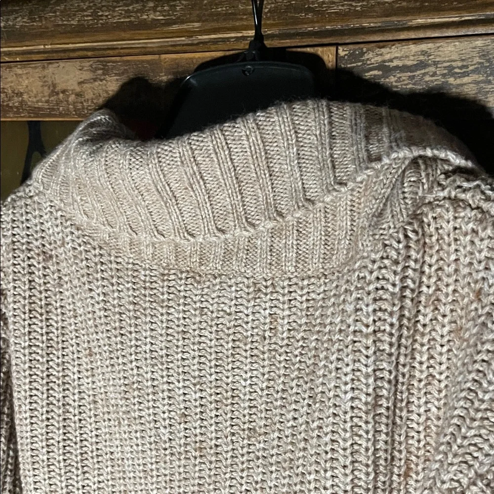 Cozy Charlotte Russe Tan and Cream Marled Women's Sweater - Picture 9 of 9